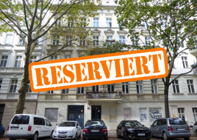 Nahe Winterfeldtplatz: Schöne Altbauwohnung mit zwei Balkonen – bezugsfrei ab Januar